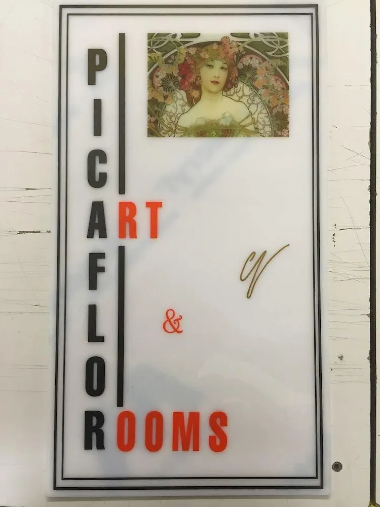 Picaflor Art & Rooms Milan 2*,