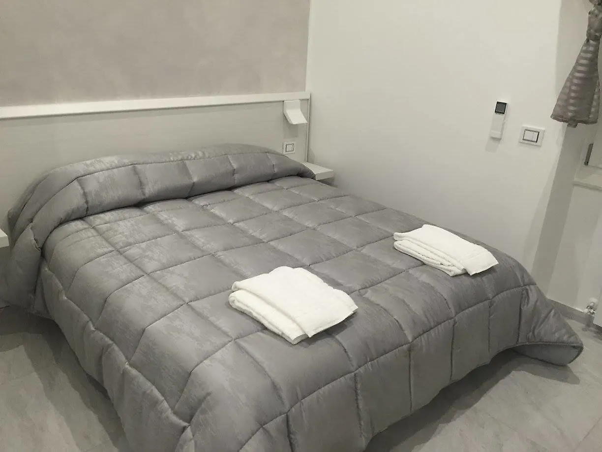 Picaflor Art & Rooms Milan Italy