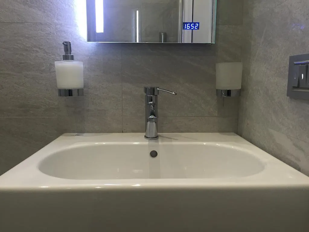 Picaflor Art & Rooms Milan Guest house